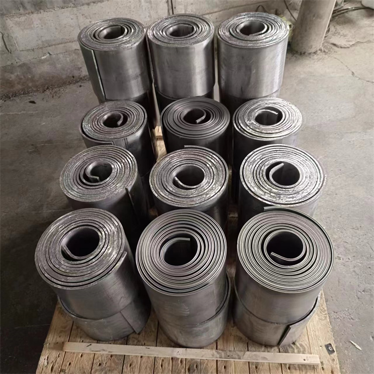 丹东挑选铅板需要考虑哪些方面